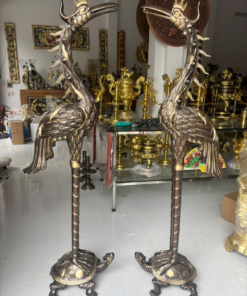 Đôi linh hạc đồng màu hun tại cửa hàng