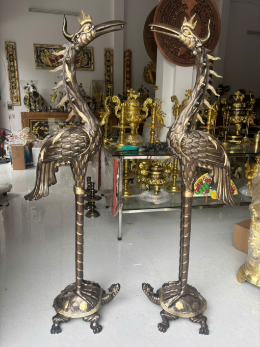 Đôi linh hạc đồng màu hun tại cửa hàng