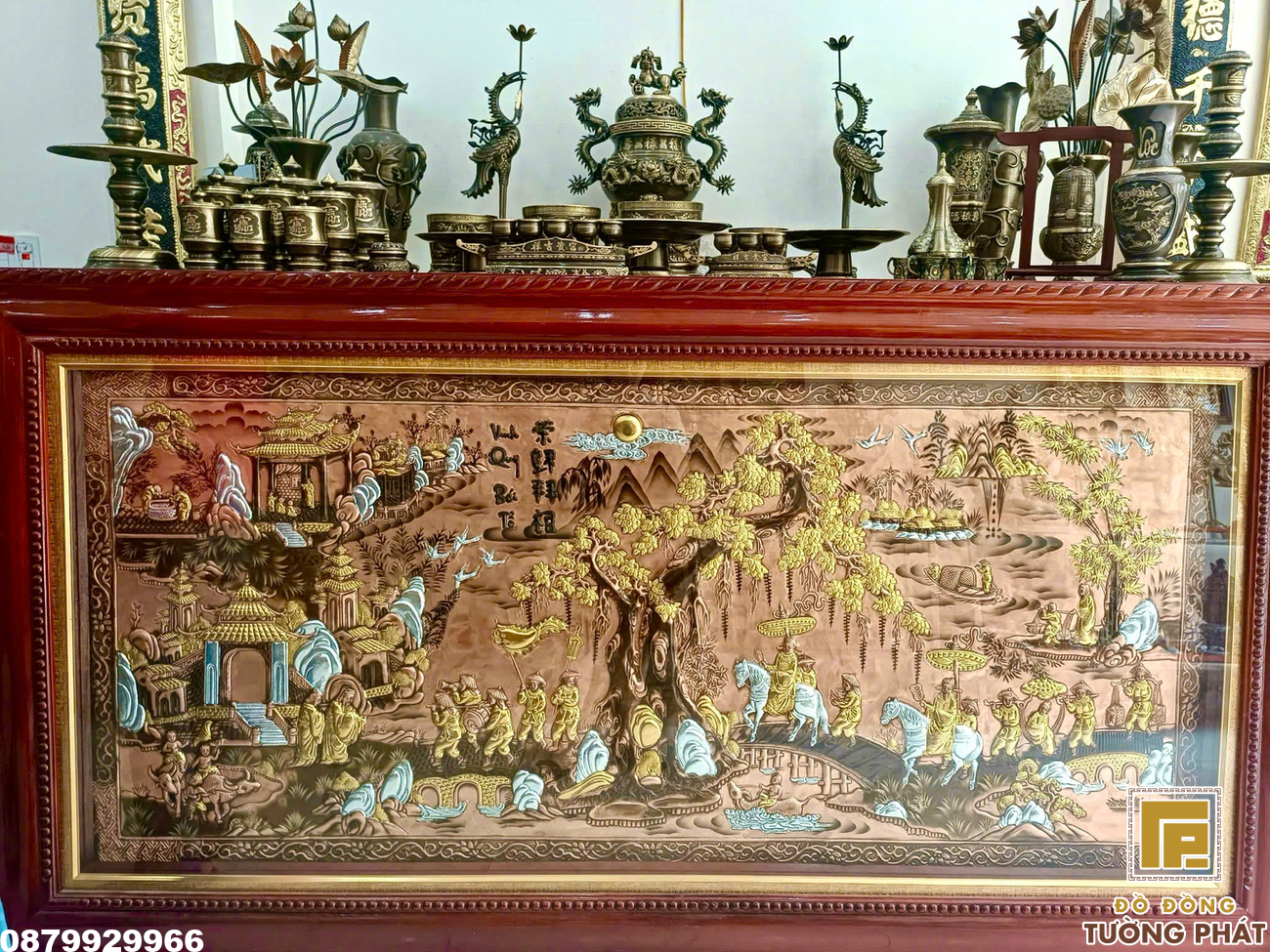 Tranh đồng vinh quy bái tổ nền nâu đỏ