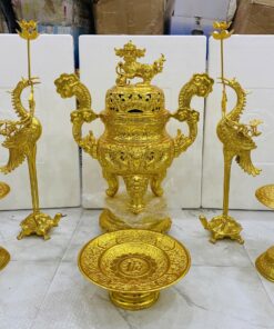 Bộ đỉnh đồng dát vàng nắp cuốn thư chuẩn bị giao