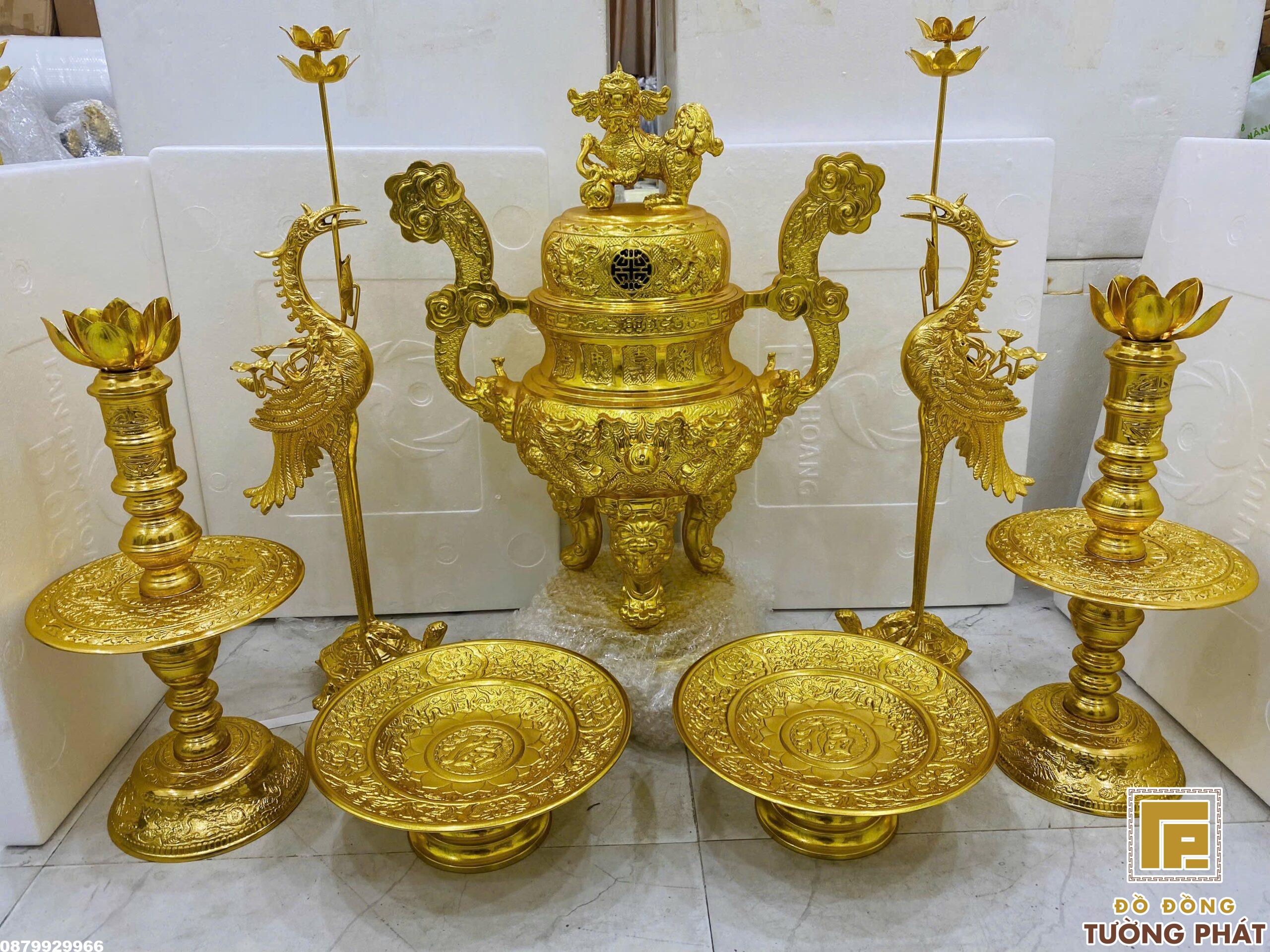 Bộ đỉnh đồng dát vàng nắp tứ linh tại xưởng Tường Phát
