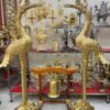 Đôi linh hạc đồng màu vàng mộc tại cửa hàng